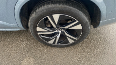 Volvo XC90 2.0 B5P [250] Plus Dark 5dr AWD Geartronic Petrol Estate